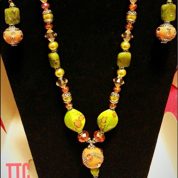 Hand made necklace & pierced earrings set - Picture 1 of 3